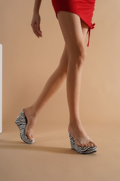 Kadın Şeffaf Dolgu Topuk Terlik Adoles  Zebra 4