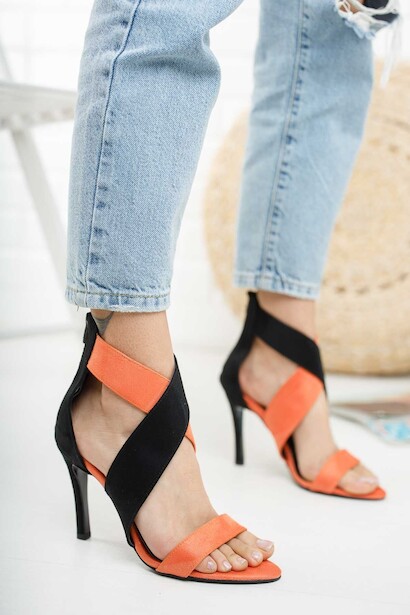 Kadın İnce Topuklu Tasarım Bantlı Topuklu Ayakkabı Bloom 