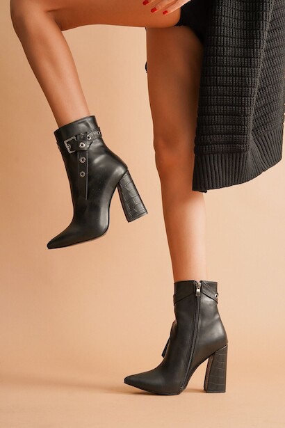 Kadın Yaka Detay Kalın Topuk Bot Cristina  Siyah Cilt