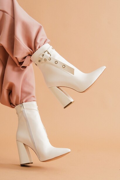 Kadın Yaka Detay Kalın Topuk Bot Cristina 