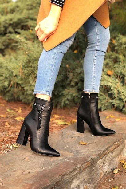 Kadın Yaka Detay Kalın Topuk Bot Cristina 