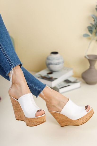 Kadın Burun Açık Dolgu Topuklu Terlik Loki 