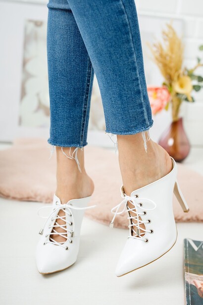 Kadın Bağcıklı Sivri Burun İnce Topuklu Terlik Marina 