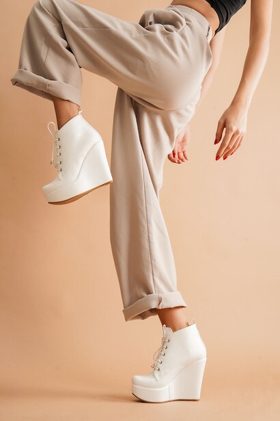 Kadın Dolgu Topuk Bağcıklı Bot Rosta  Beyaz Cilt  4