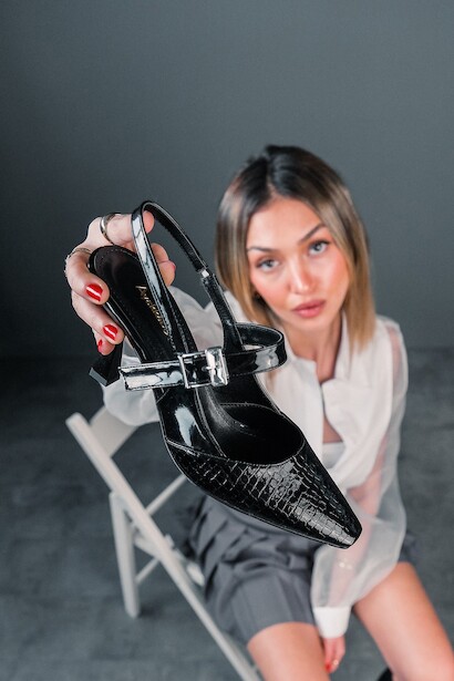 Siyah Tasarım Tokalı Rugan Kadın Topuklu Ayakkabı Lisa