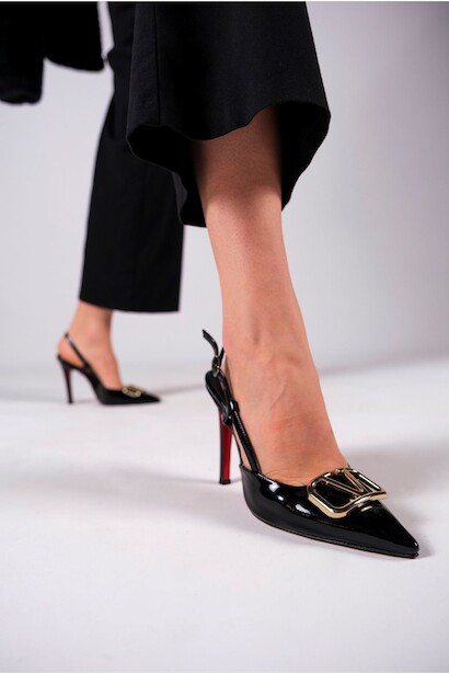 Kadın V Toka Detay İnce Topuklu Ayakkabı Kajino