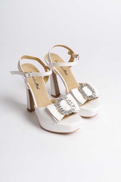 Kadın Özel Tasarım Taşlı Tokalı Alçak Topuklu Platform Ayakkabı Camila 