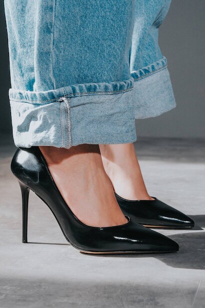 Siyah İnce Topuk Sivri Burunlu Kadın Stiletto Osama