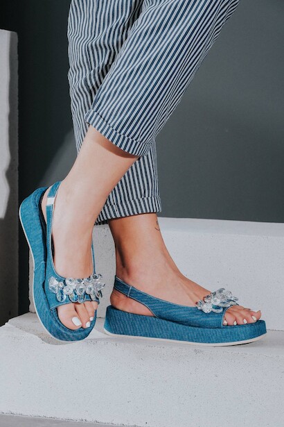 Kadın Taşlı Yumuşak Taban Sandalet 