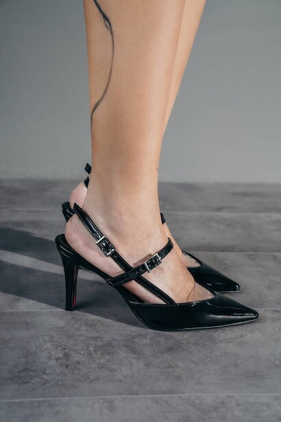 Siyah Rugan Kısa Kadın Topuklu Ayakkabı Priyas