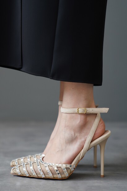 Bej Süet Taş File Detaylı Kadın İnce Topuklu Ayakkabı İmurca 