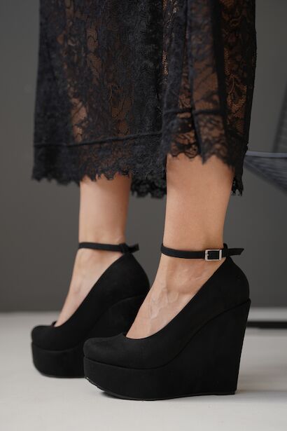 Kadın Dolgu Topuklu Kapalı Ayakkabı Pihu Siyah Süet