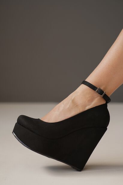 Kadın Dolgu Topuklu Kapalı Ayakkabı Pihu Siyah Süet 4