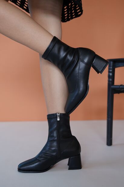 Kadın Fermuarlı Esnek Kısa Topuklu Bot Goya  Siyah
