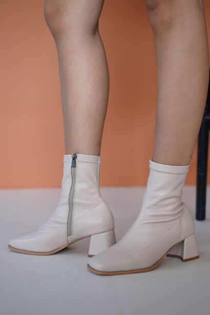 Kadın Fermuarlı Esnek Kısa Topuklu Bot Goya  Bej 4