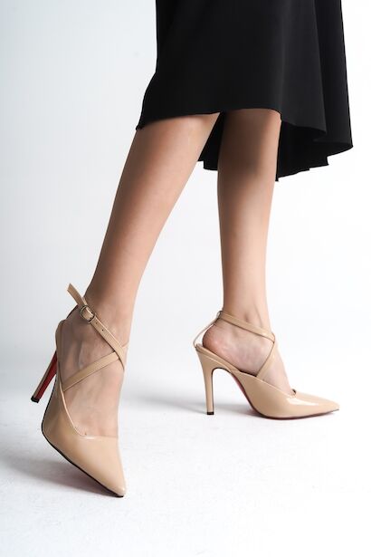 Kadın Arka Açık Tasarım İnce Topuklu Ayakkabı Nolera