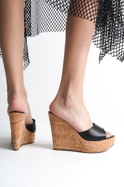 Kadın Mantar Siyah Dolgu Topuk Terlik Adoles 