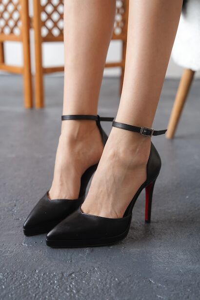 Kadın Baretli Sivri Burun Topuklu Ayakkabı Minora 