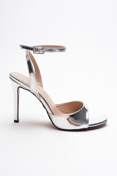 Kadın İnce Bant Arka Baretli Topuklu Ayakkabı Livora 