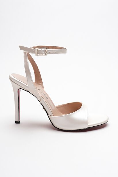 Kadın İnce Bant Arka Baretli Topuklu Ayakkabı Livora 