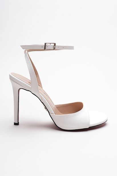 Kadın İnce Bant Arka Baretli Topuklu Ayakkabı Livora  Beyaz Cilt 