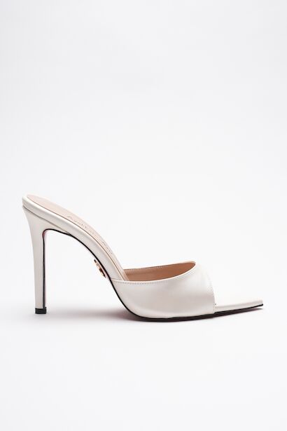 Kadın Sivri Burun İnce Topuklu Terlik Sona 