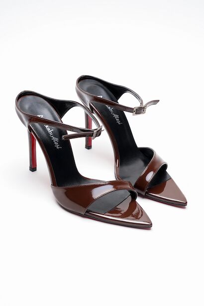 Kadın Sivri Burun Yazlık İnce Topuklu Ayakkabı Yore  Kahverengi Rugan