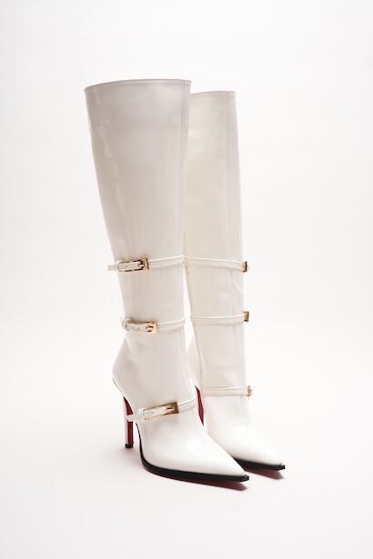 Kadın Siyah Rugan Sivri Burun 3 Tokalı İnce Topuklu Çizme Tokai  Beyaz Rugan 