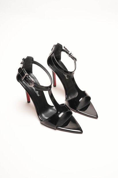 T-bantlı Toka Detaylı Sivri Burun İnce Topuklu Stiletto Ayakkabı Tories 