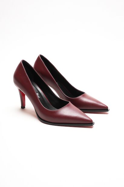 Kadın Sivri Burun Tasarım Taban İnce Kısa Topuklu Ayakkabı Gronia 