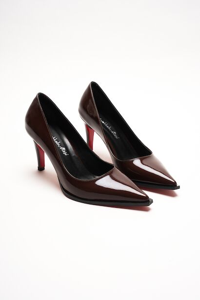 Kadın Sivri Burun Tasarım Taban İnce Kısa Topuklu Ayakkabı Gronia 