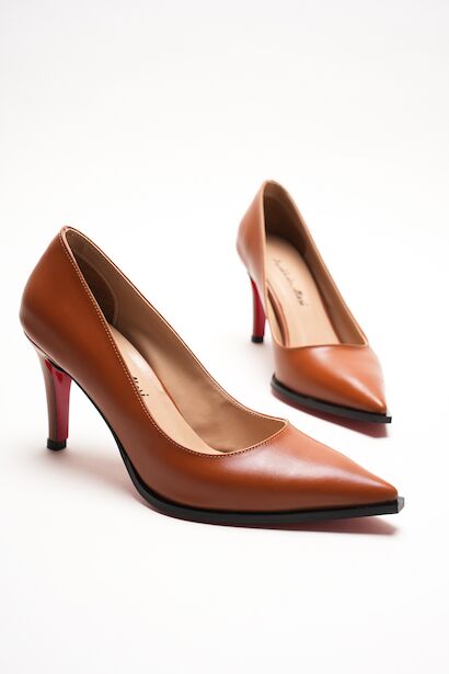 Kadın Sivri Burun Tasarım Taban İnce Kısa Topuklu Ayakkabı Gronia 